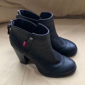 Women’s Black Leather LEVIS Ankle Boots With Zipper